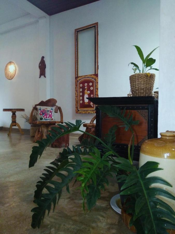 Barefoot Inn Kandy Exterior photo